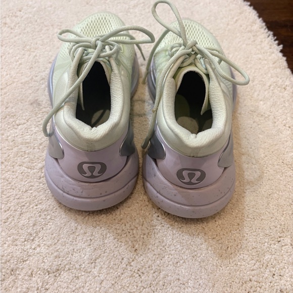 Lululemon BlissFeel Women's Athletic Running Shoes Light Green Size 8 - Picture 3 of 9